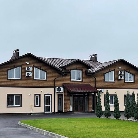 Ні Пуху, Ні Пера! Hotell Reshetylivka Exteriör bild
