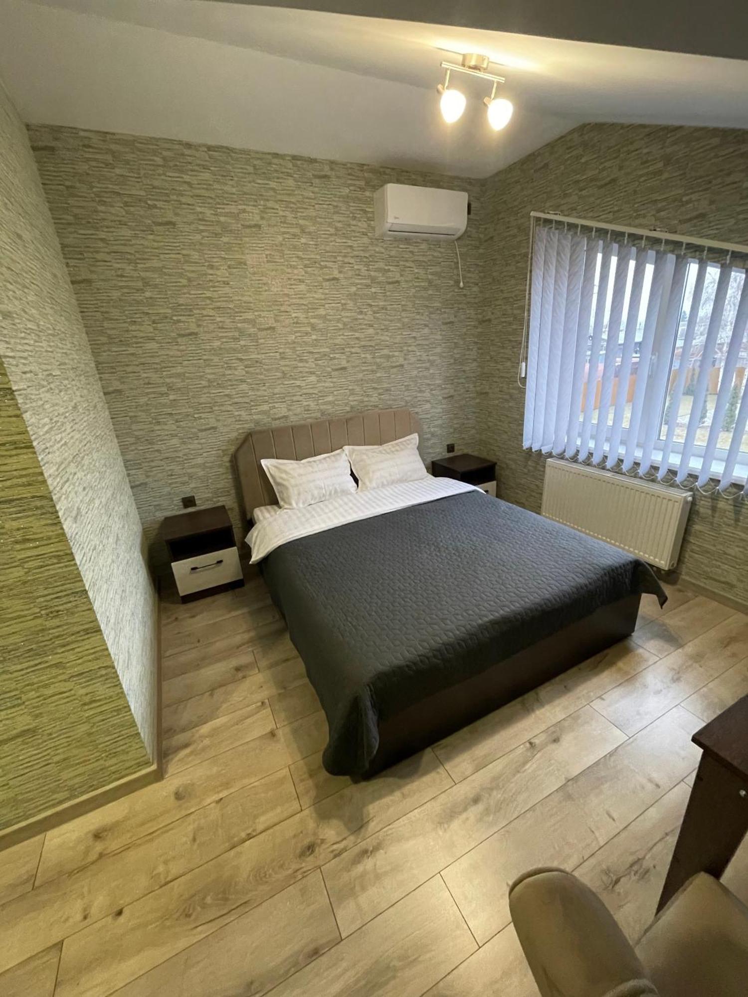 Ні Пуху, Ні Пера! Hotell Reshetylivka Exteriör bild