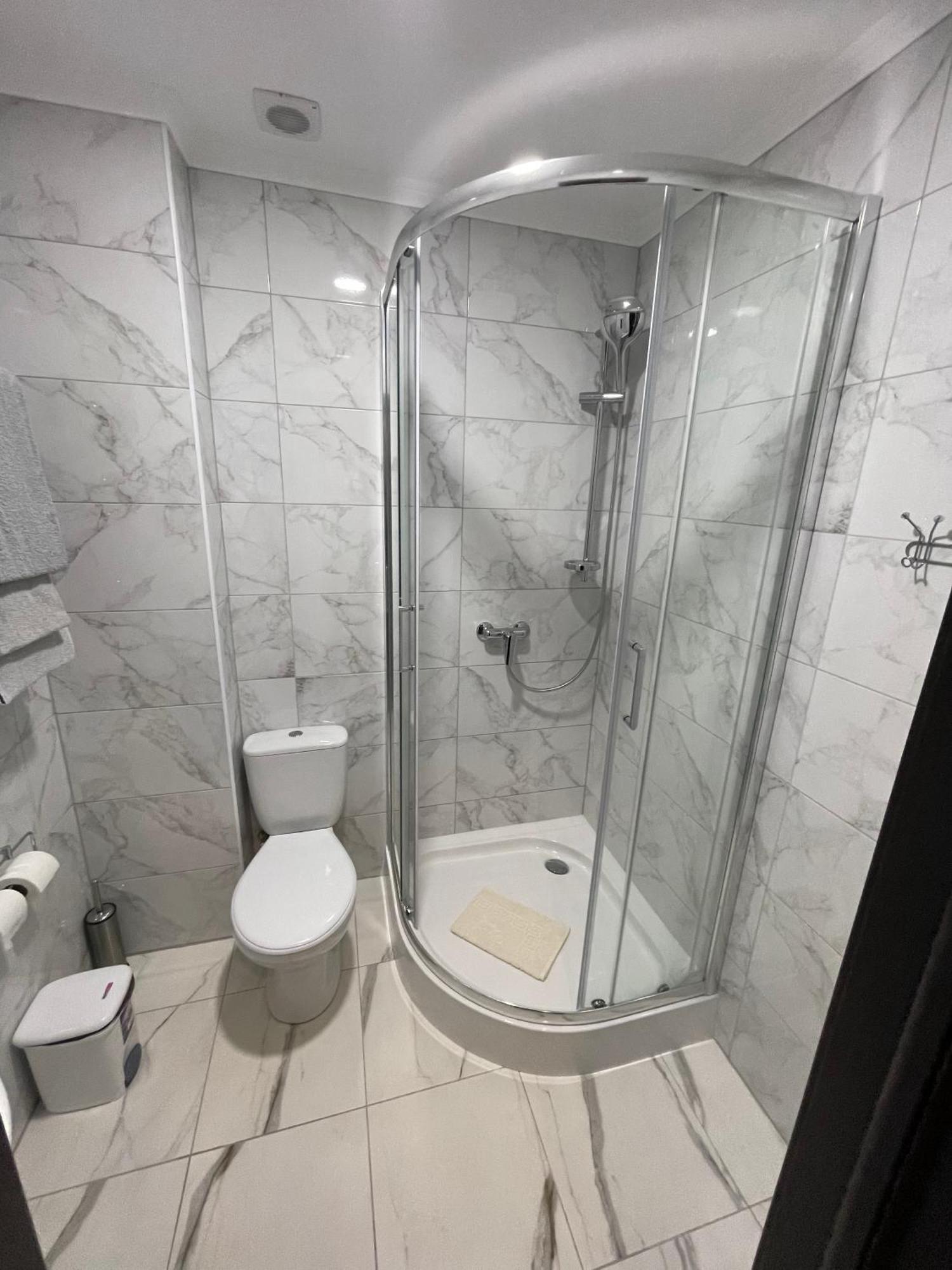 Ні Пуху, Ні Пера! Hotell Reshetylivka Exteriör bild